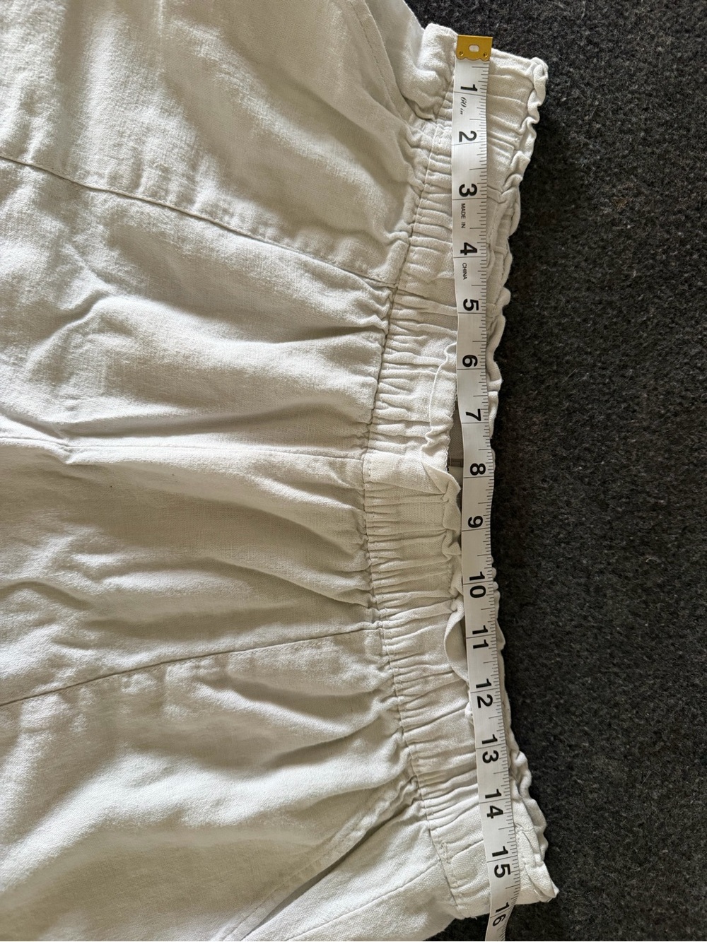 Abercrombie & Fitch White High-Waist Elastic Linen-Blend Shorts - Picture 4 of 7